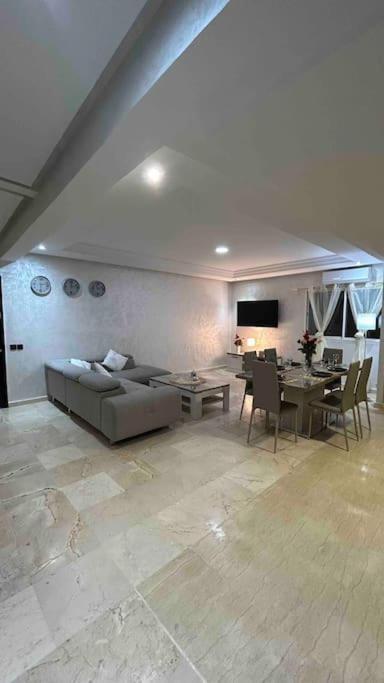 Appartement Haut Standing 3 Chambres Avec Terasse Quartier Gueliz Hivernage A Marrakech I19 Marakeş Dış mekan fotoğraf